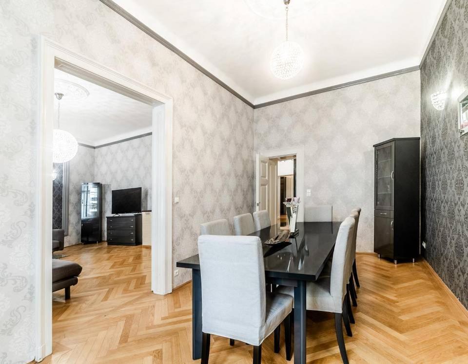 Carlton Suites Вена Экстерьер фото