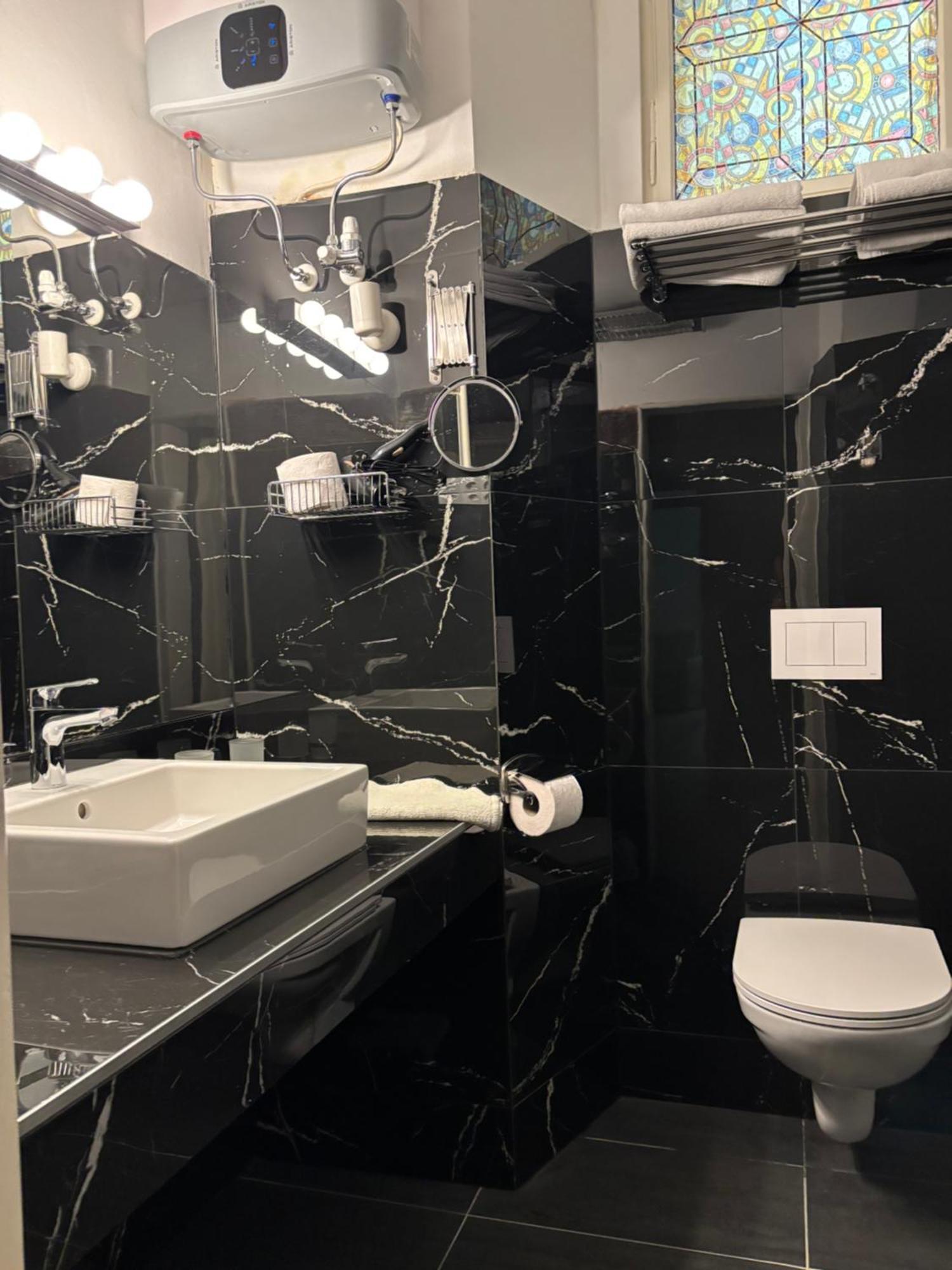 Carlton Suites Вена Экстерьер фото
