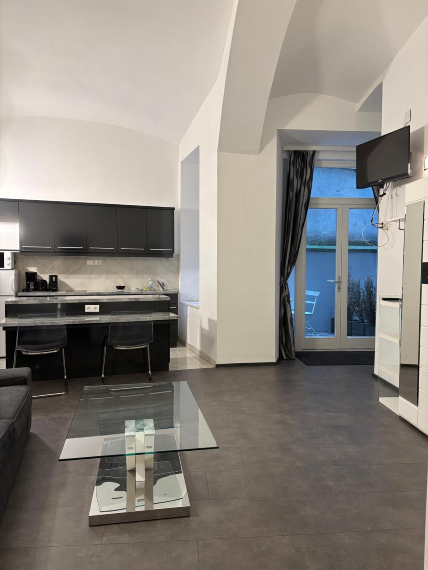 Carlton Suites Вена Экстерьер фото