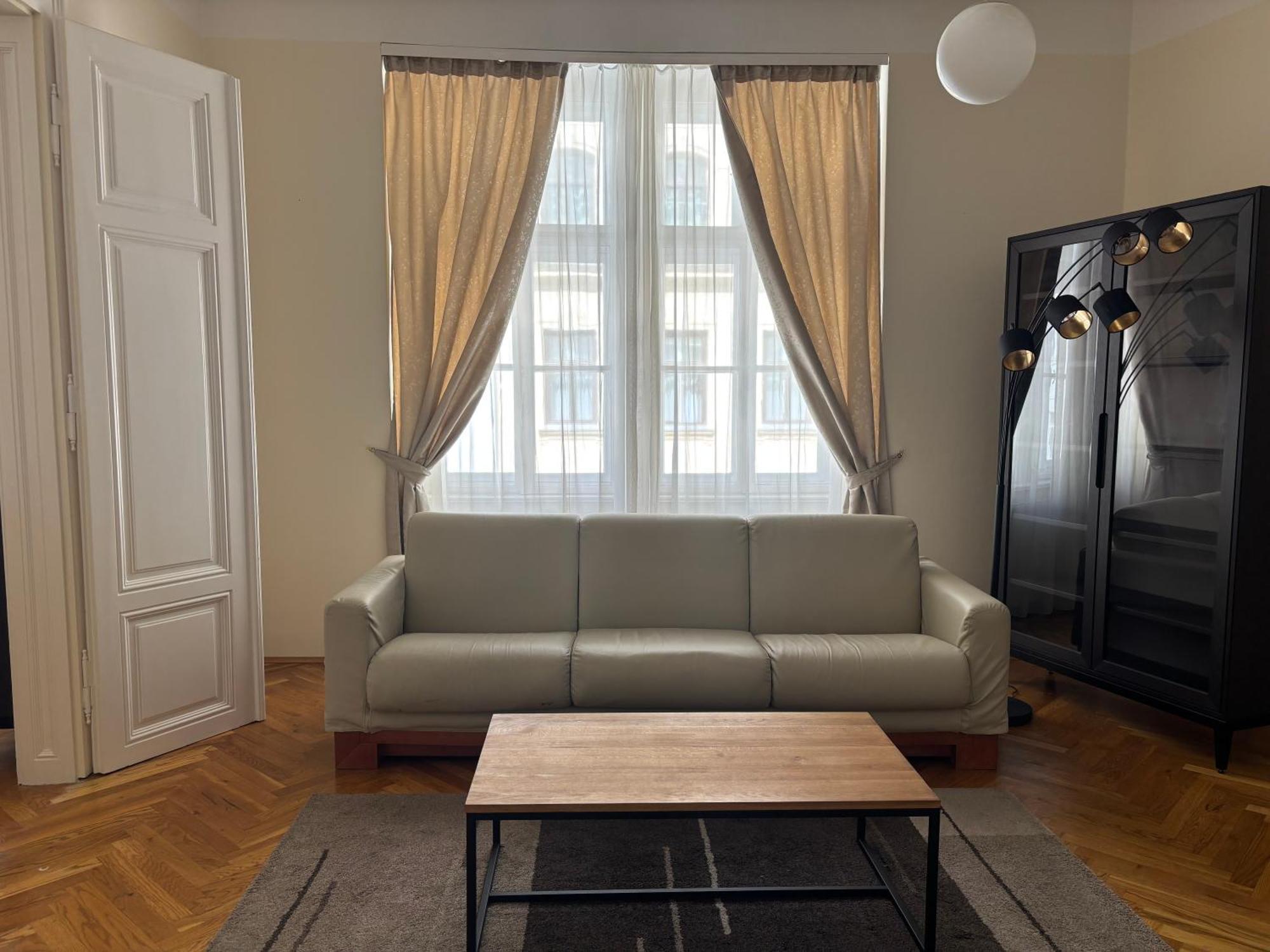 Carlton Suites Вена Экстерьер фото